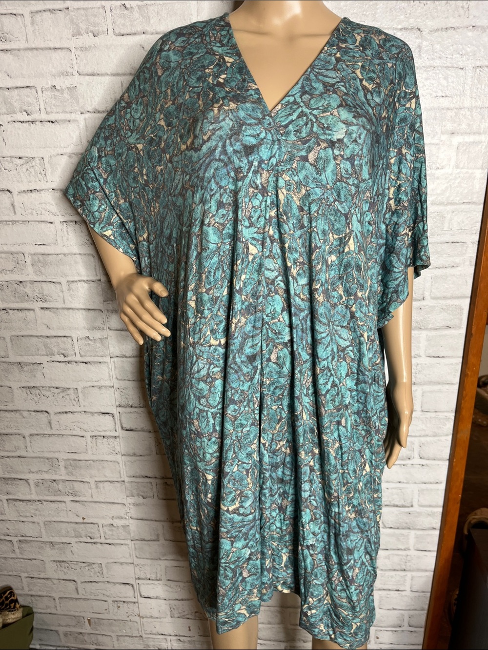 Peruvian Connection v neck print dress